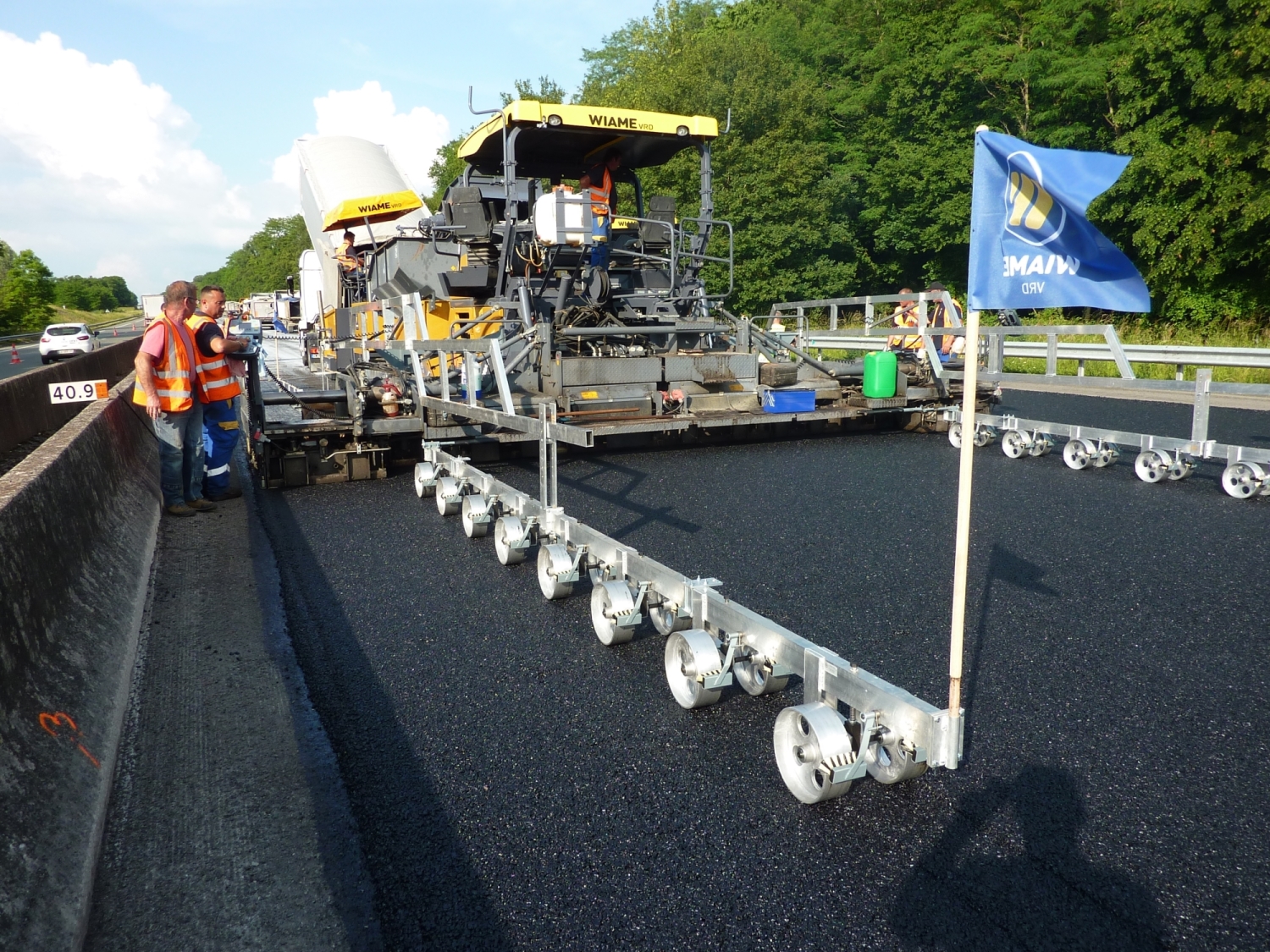 Poutre de nivellement mécanique pour finisseur