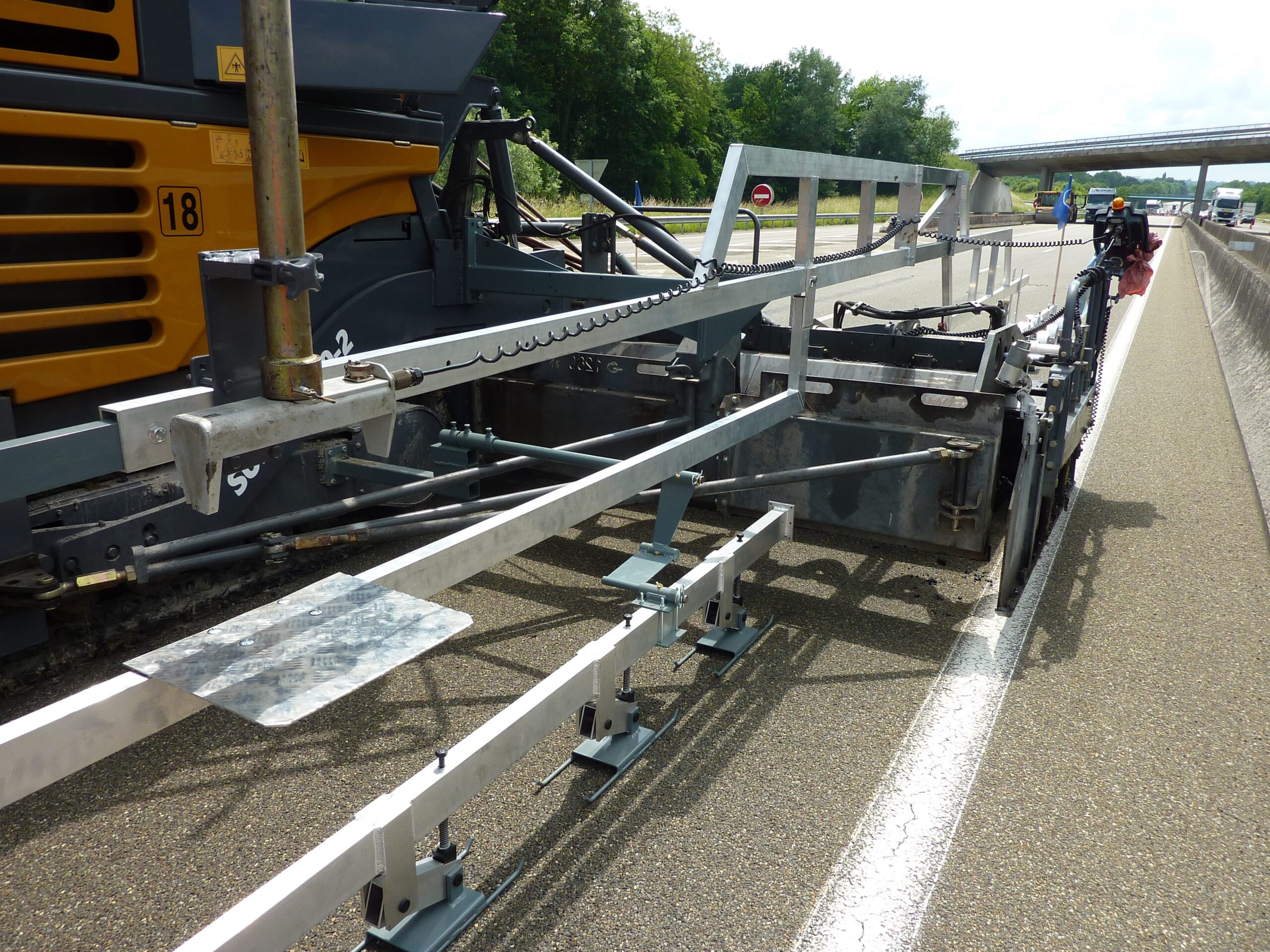 Poutre de nivellement mécanique pour finisseur – Image 3